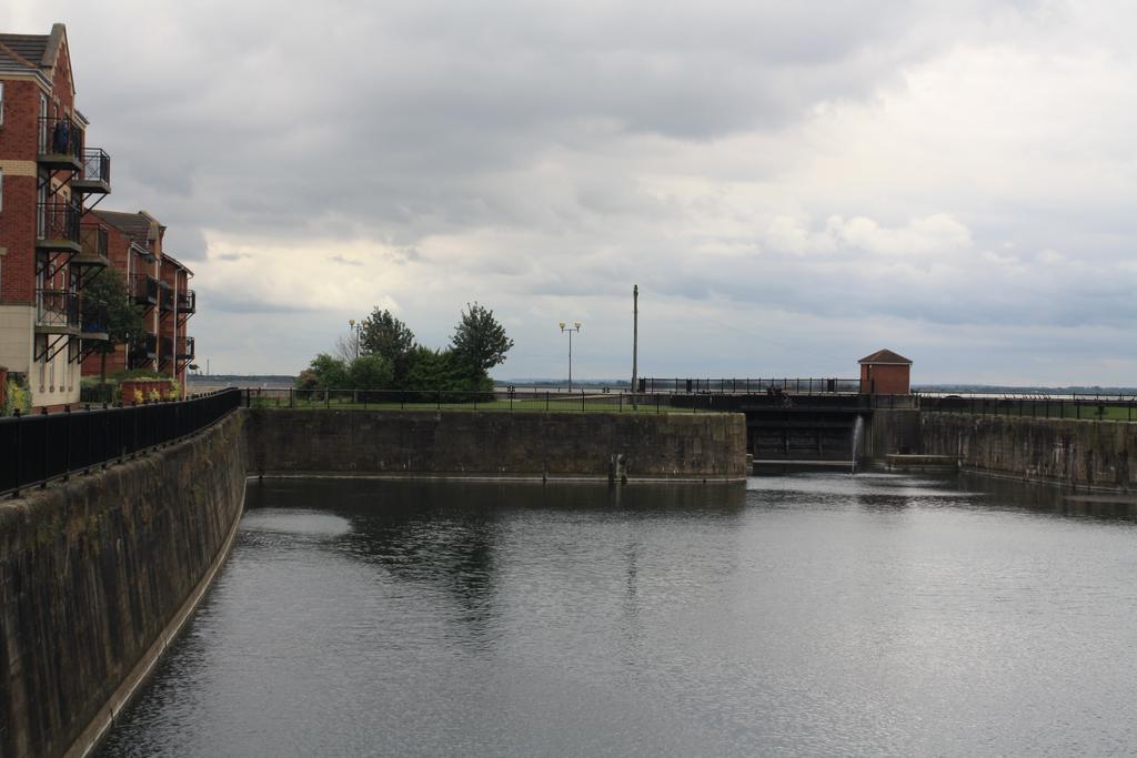 Hartley Bridge Victoria Dock Apartment Kingston upon Hull Bagian luar foto